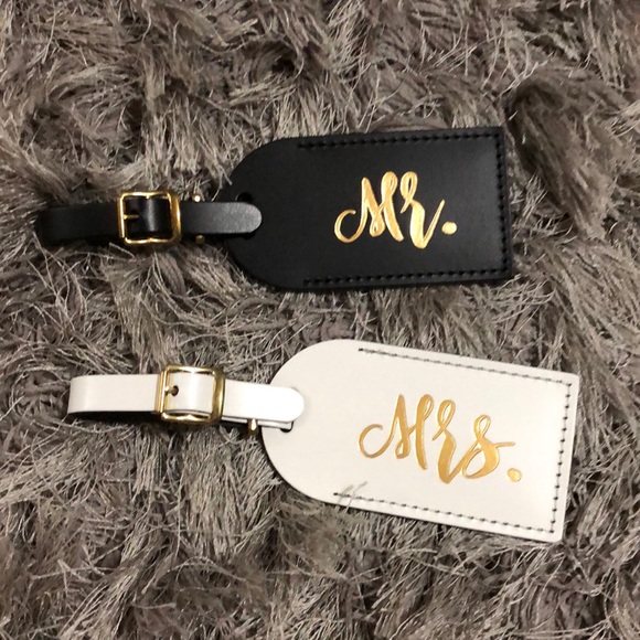 Accessories - Mr and mrs luggage tags honeymoon